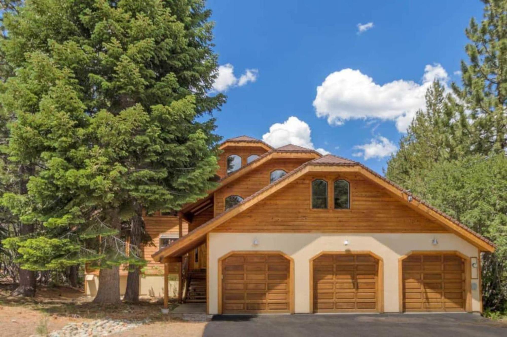 Black Bear By Avantstay Spacious Viking Lodge In Tahoe Donner W Game Room Hot Tub Truckee Exterior photo